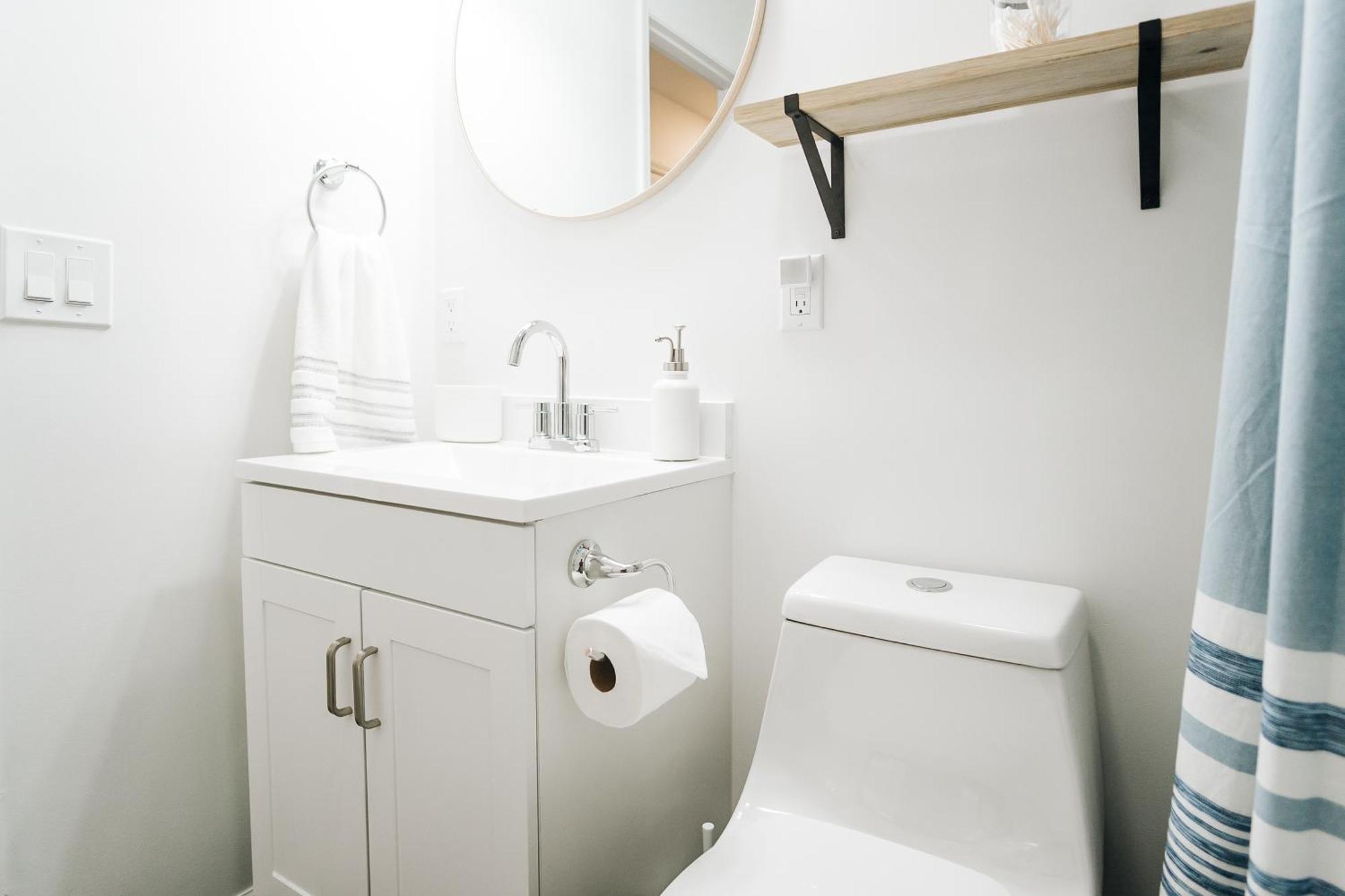 Tranquil Luxury: Modern Comfort! Lynchburg Eksteriør billede